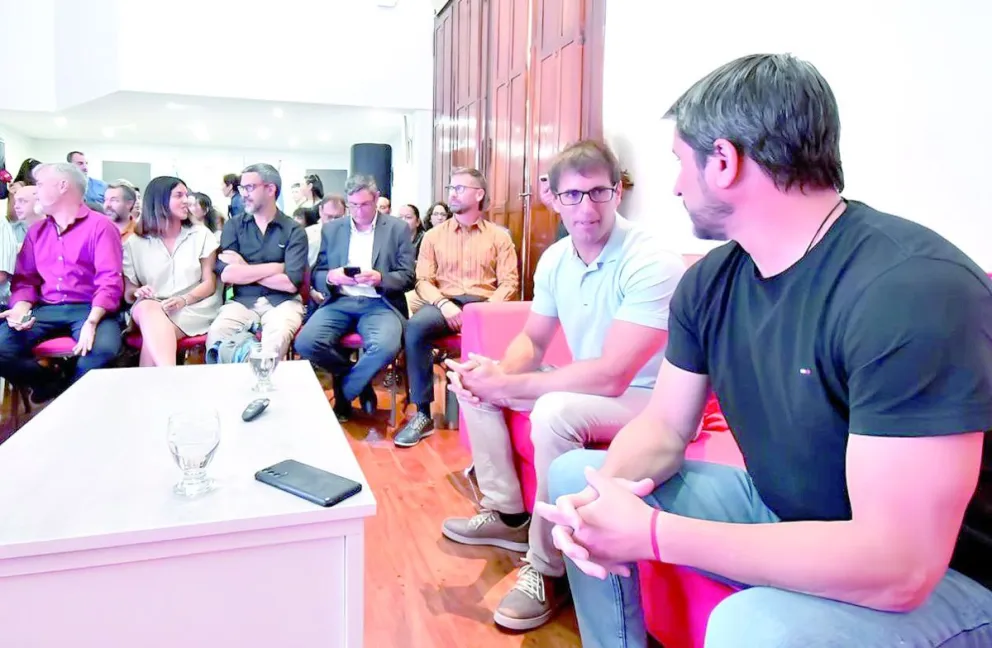 Merino presentó el nuevo Manual de Marca Turística de Trelew