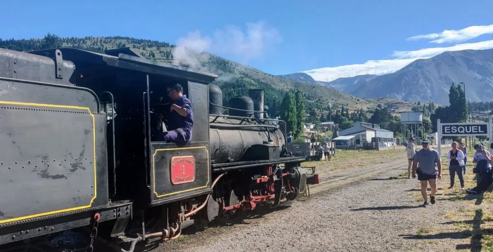 La Trochita" realizó la primera salida del 2025 con decenas de pasajeros
