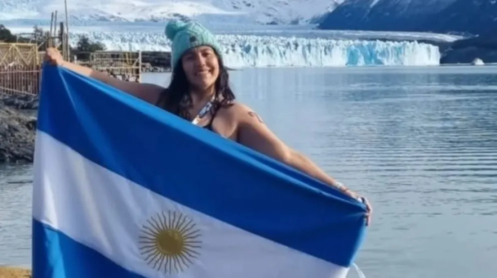 Adriana Sandoval viaja para nadar en las gélidas aguas de China