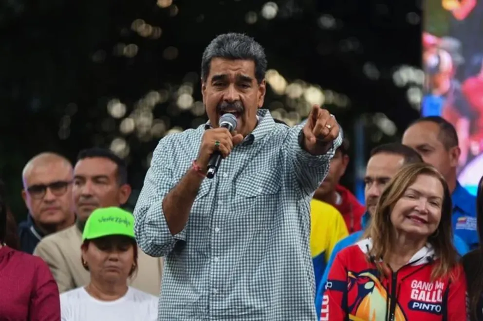 Maduro llama a venezolanos a acompañarlo en su juramento el 10 de enero