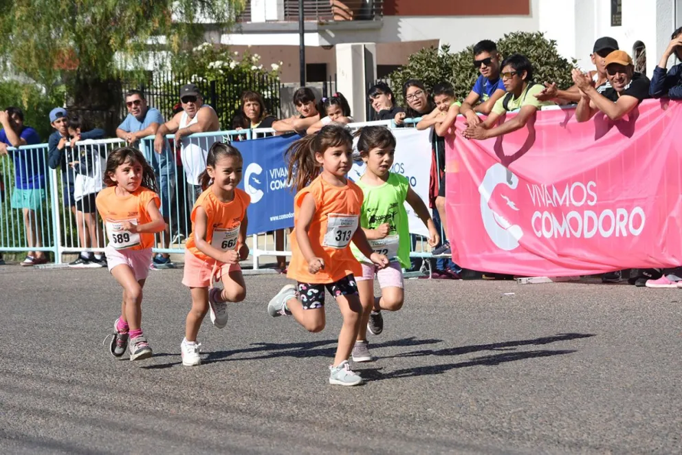 Los más pequeños se preparan para disfrutar la Corrida de Crónica