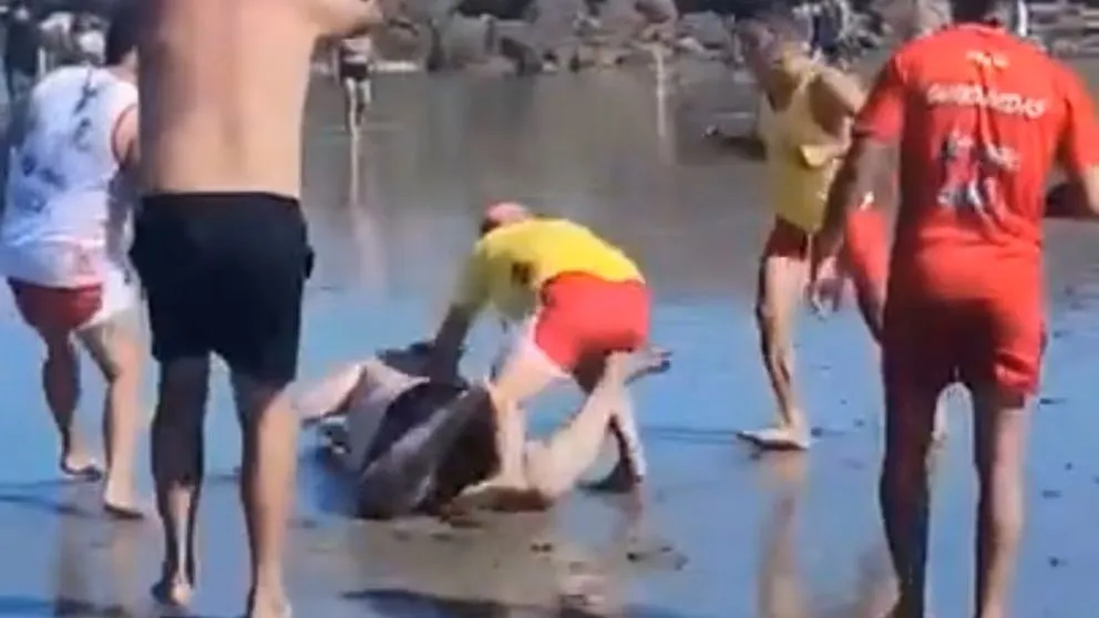 Playa Unión: Los guardavidas que agredieron al bañista serán sancionados