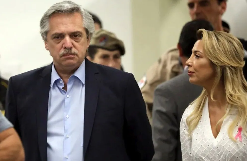 Prohíben a Fabiola Yañez contactarse con Alberto Fernández por noventa días