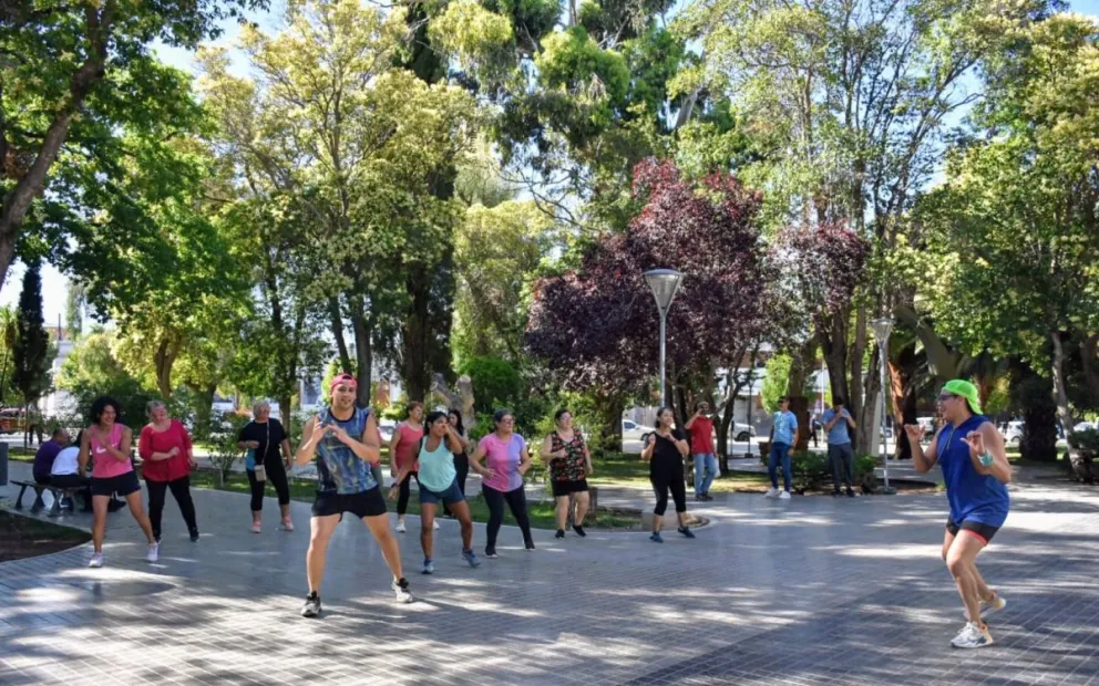 “Plazas activas 2025”: una actividad que promueve el deporte y los hábitos saludables en Trelew