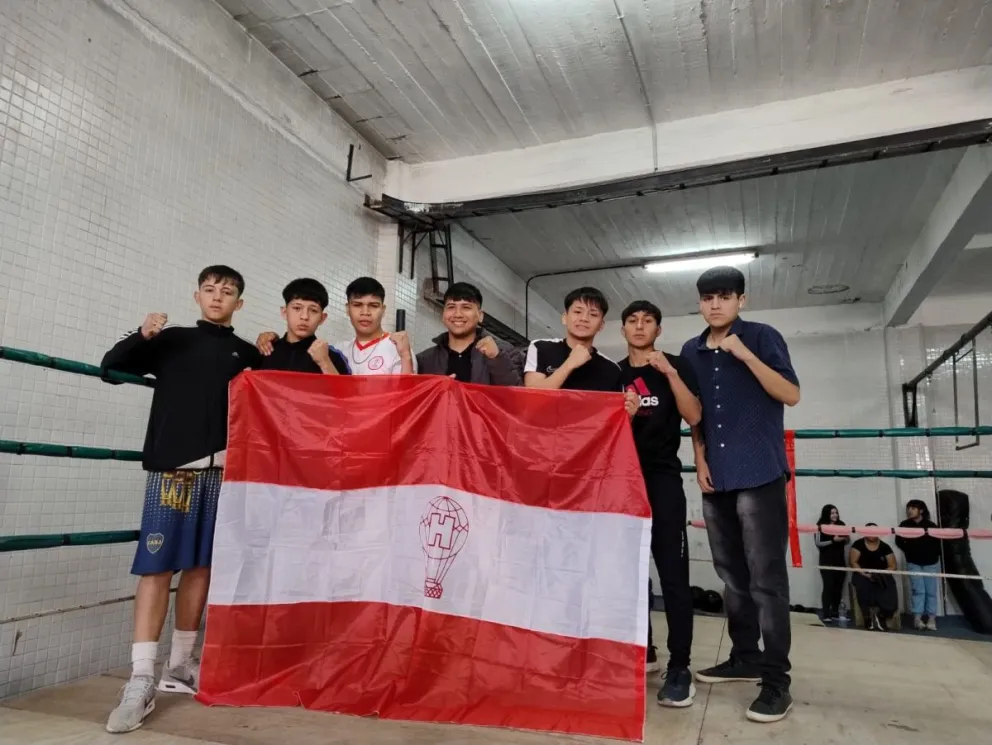 Crespo: “Queríamos unir dos deportes diferentes a través del escudo de Huracán”