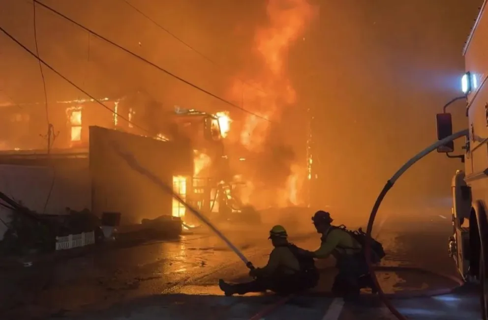 Biden declara "zona catastrófica" en California tras devastadores incendios