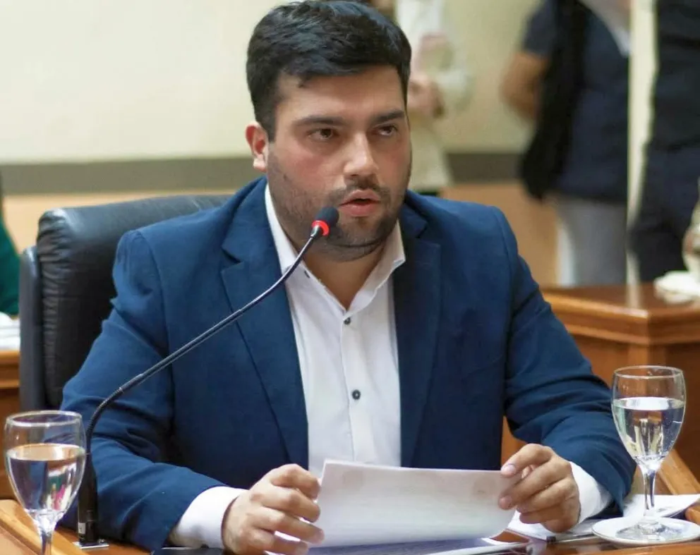  Aumento de Cooperativa de Rawson: “Es irregular porque no se da por los mecanismos correspondientes”, dijo Flores Revillot