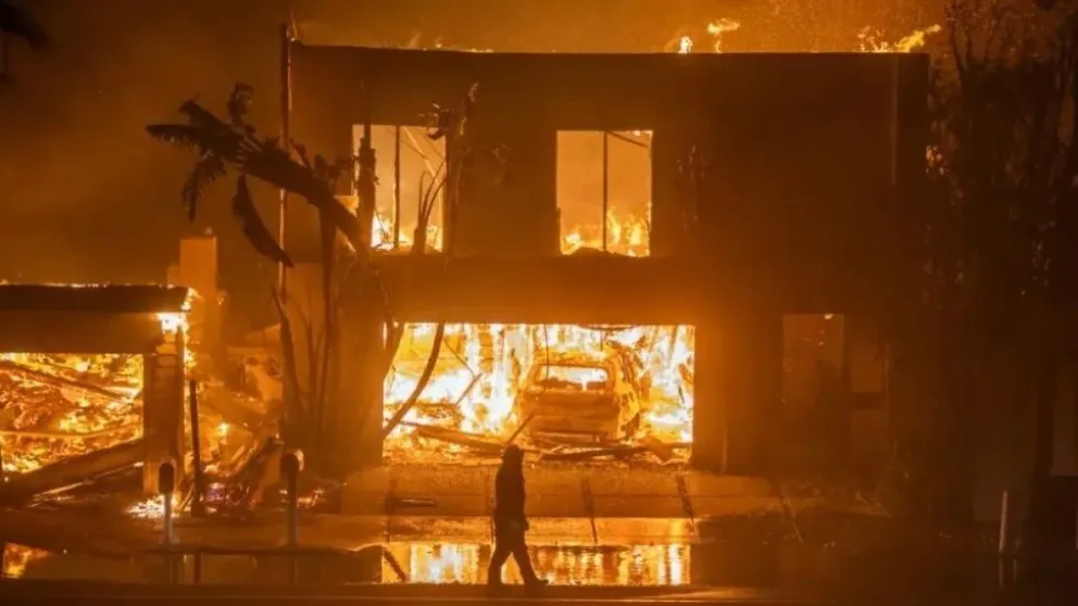 París Hilton, Billy Crystal y más famosos perdieron sus casas por los incendios en Los Ángeles