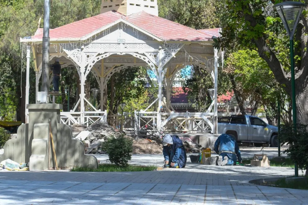 En menos cuatro horas cayeron en Trelew dos ladrones  cuando estaban haciendo compras con tarjetas robadas