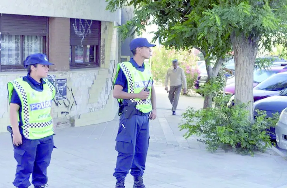 Ante los delitos que sufre el sector comercial se volcó más policías en la zona céntrica