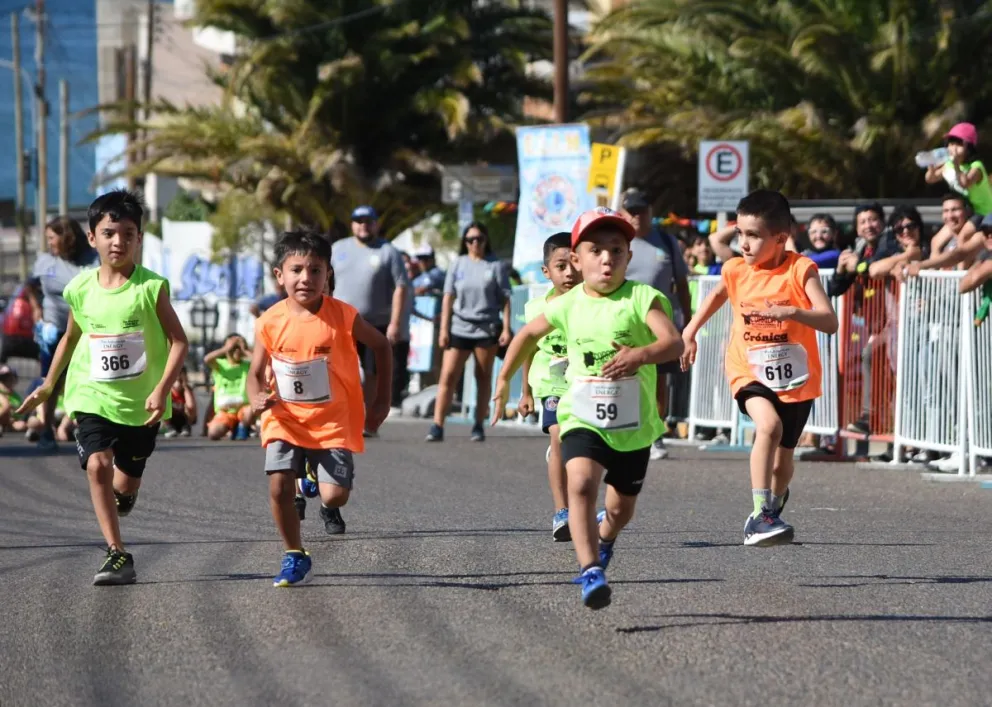 Los más pequeños se preparan para disfrutar la Corrida de Crónica