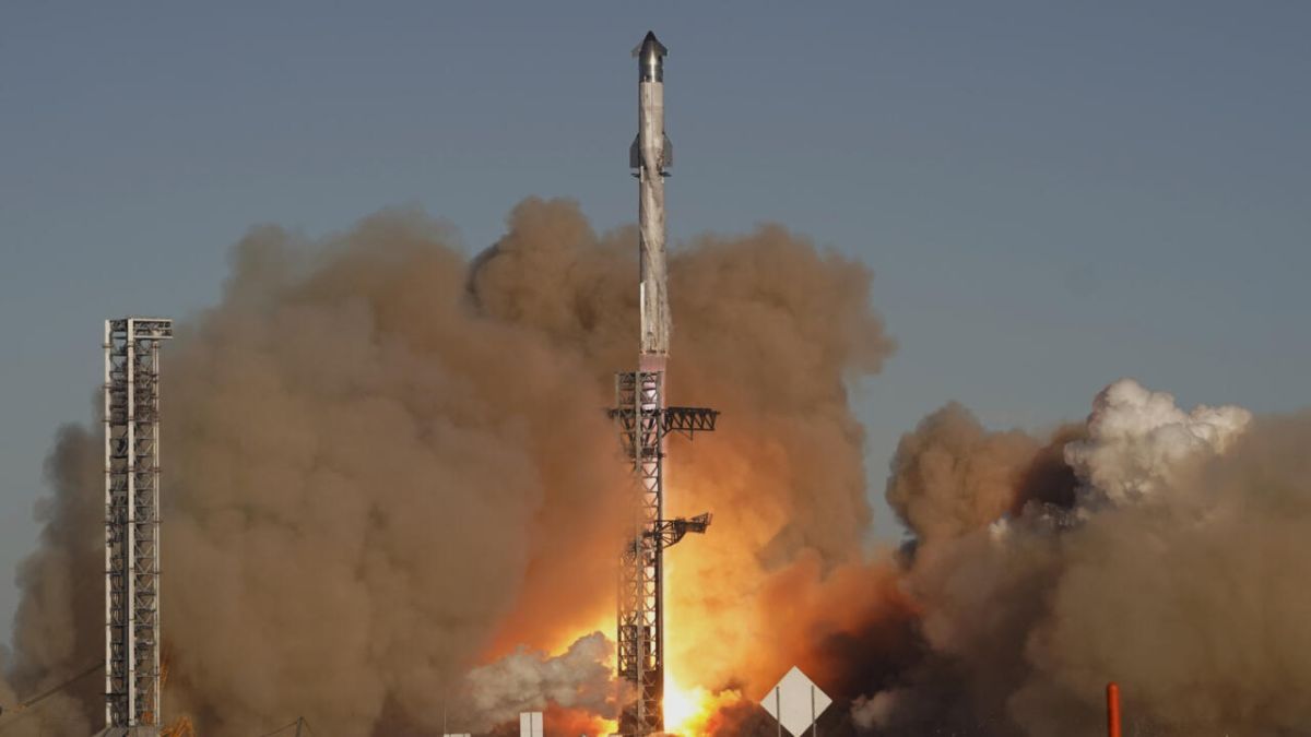 Impresionante explosión de un cohete de SpaceX en el cielo del Caribe: Caos aéreo en la zona