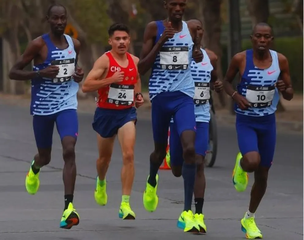 El chileno Matías Silva viene a brillar en la Corrida de Crónica