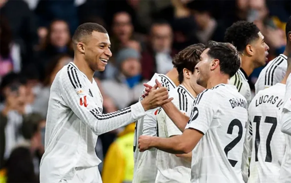 El Real Madrid goleó a Las Palmas y quedó puntero en La Liga