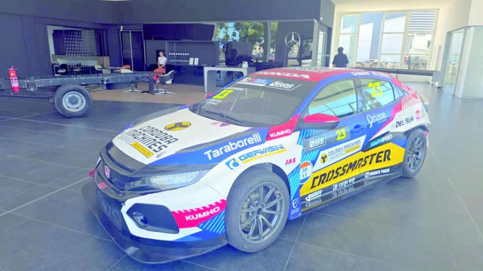 El auto del campeón “Nacho” Montenegro ya está en Comodoro y lo presentará en la Corrida de Crónica