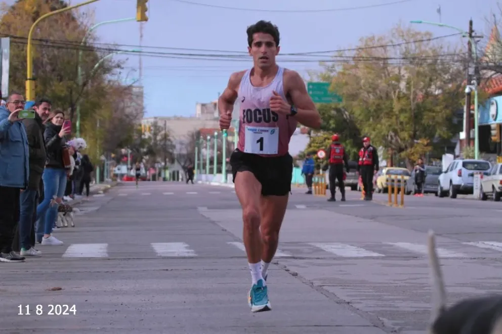 Más atletas de renombre en la Carrera de Crónica: ¡Manu Córsico se suma a la competencia!