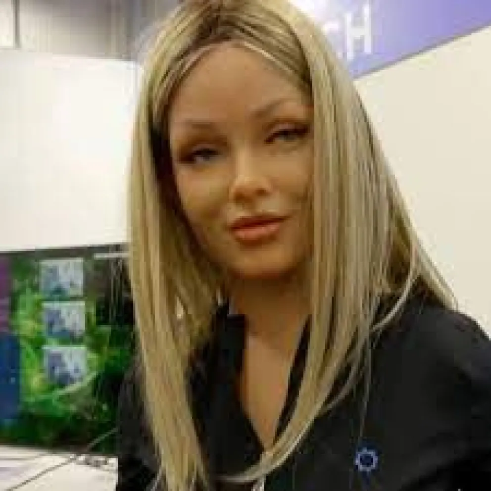 Apareció Aria: la robot con inteligencia artificial para personas solteras