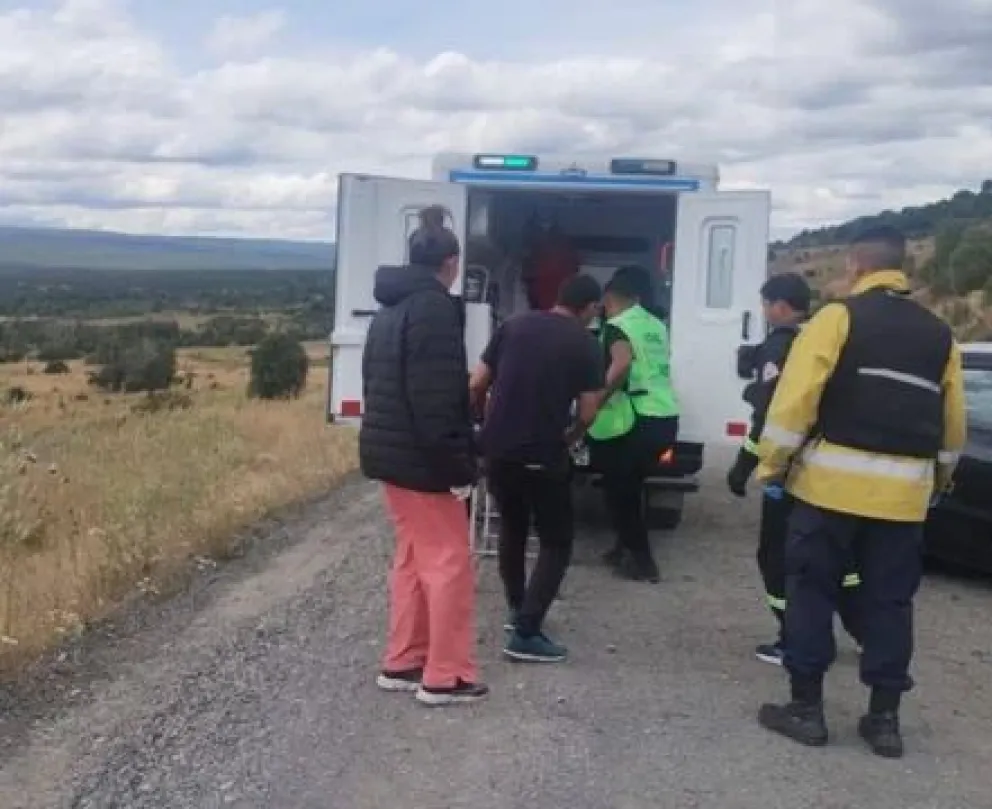 Impactante accidente en la Ruta 17: un hombre fue rescatado y trasladado al hospital de Esquel