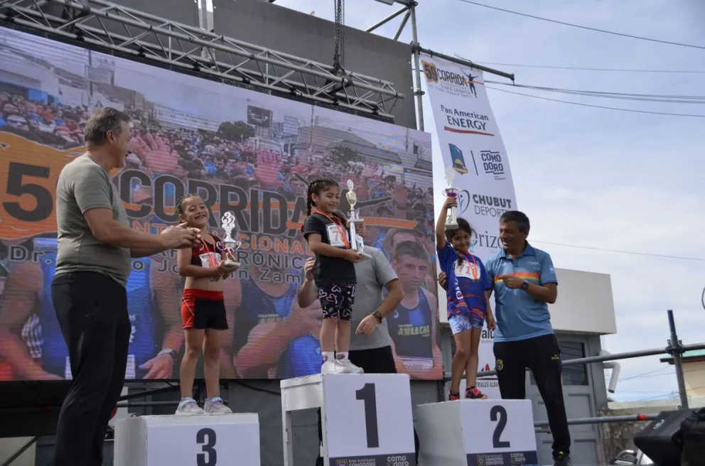 Los ganadores de la categoría Prepulguitas y Mini Pulguitas en la 59º Corrida de Crónica