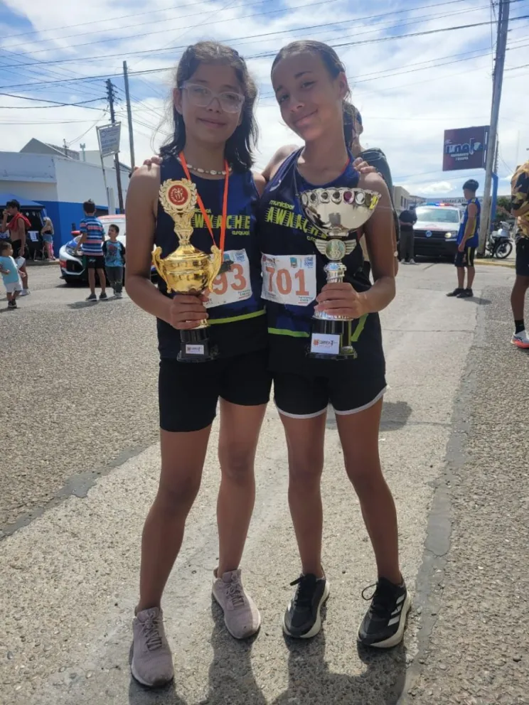 Ganadores de la categoría Infantil en la 59º Corrida Internacional Diario Crónica