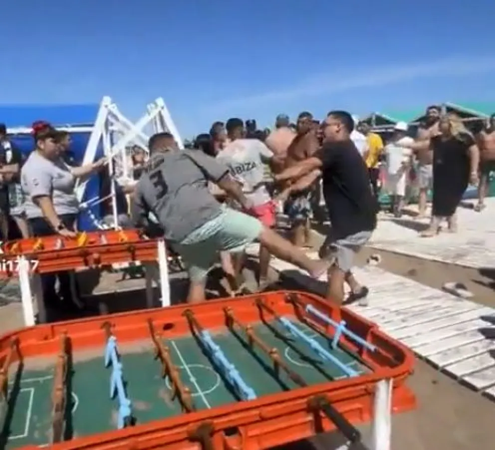 Turistas consumían sustancias ilegales y terminaron a los golpes con el personal de un balneario