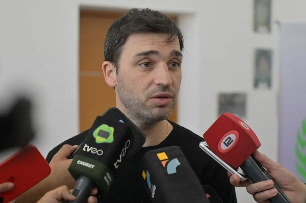 Por instrucción de Torres, ministros y funcionarios provinciales permanecen en Comodoro Rivadavia ante la contingencia climática