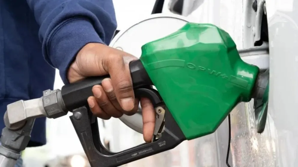 El Gobierno nacional oficializó la disposición que permite el autoservicio de combustibles