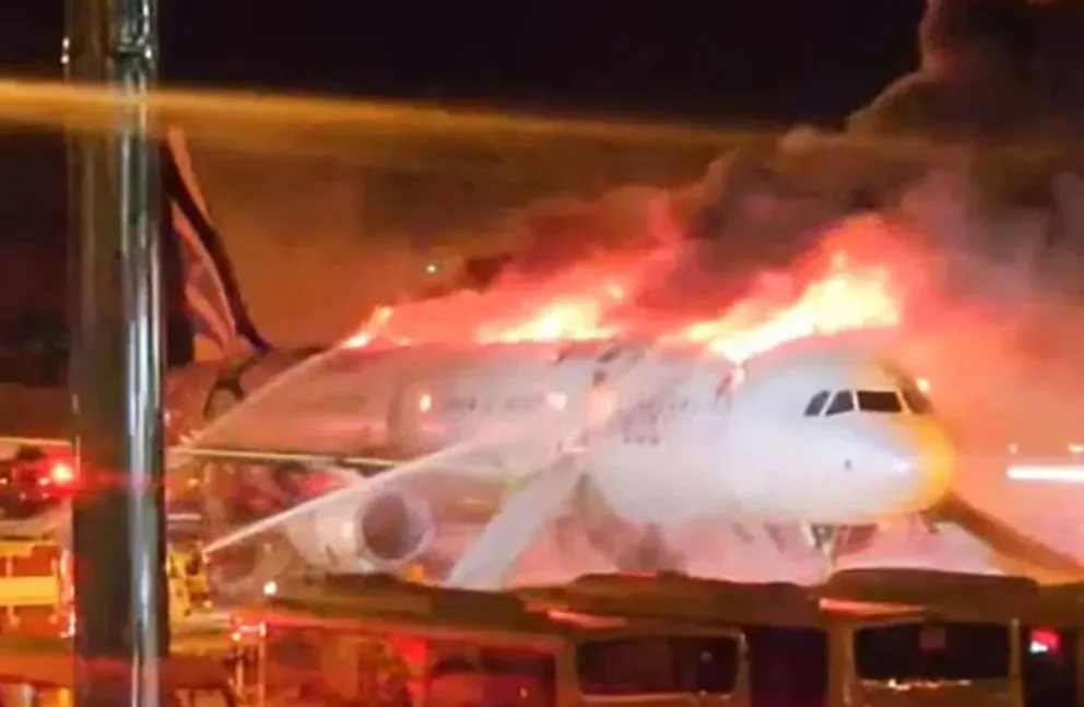 Corea del Sur: un avión de Air Busan se incendió antes de despegar