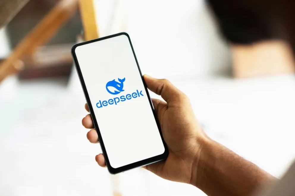 Cómo se usa DeepSeek gratis, la Inteligencia Artificial que compite a ChatGPT y Gemini