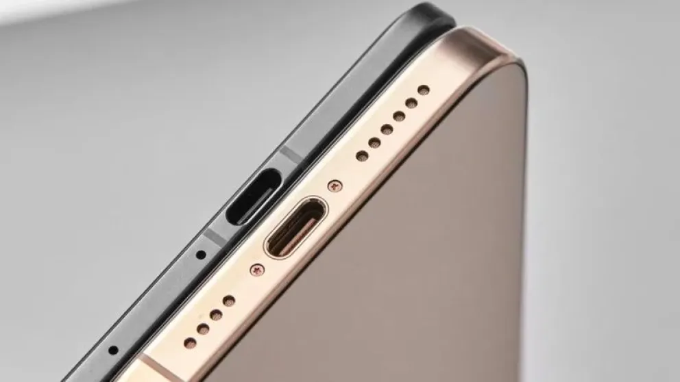 Tiembla Samsung con el celular finito como dos monedas que rompió un récord