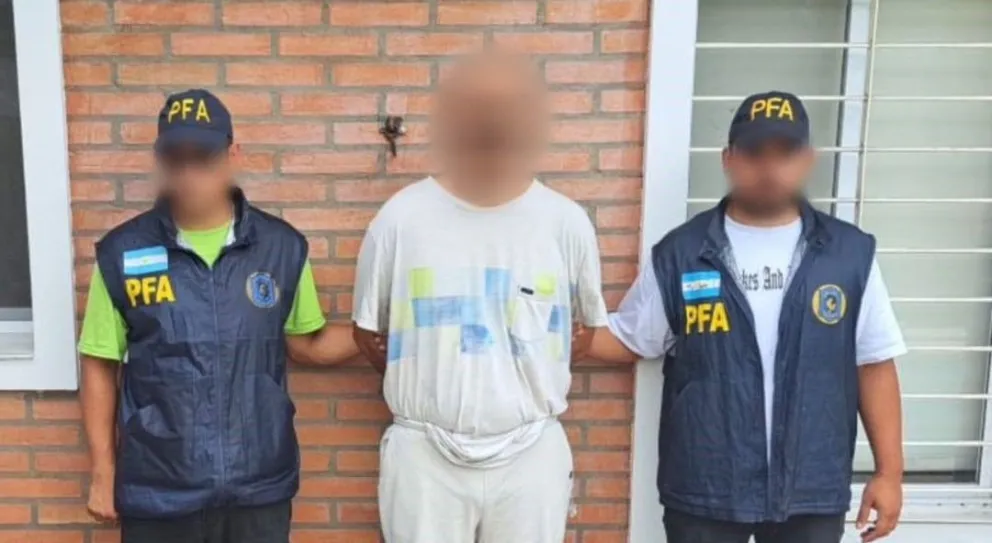 La Policía Federal Argentina detuvo a un peligroso criminal que amenazó de muerte a un vecino y atacó a tiros al personal policial
