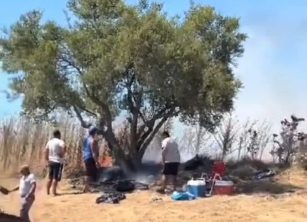 Por hacer un asado terminaron arrasando hectáreas con un incendio descontrolado