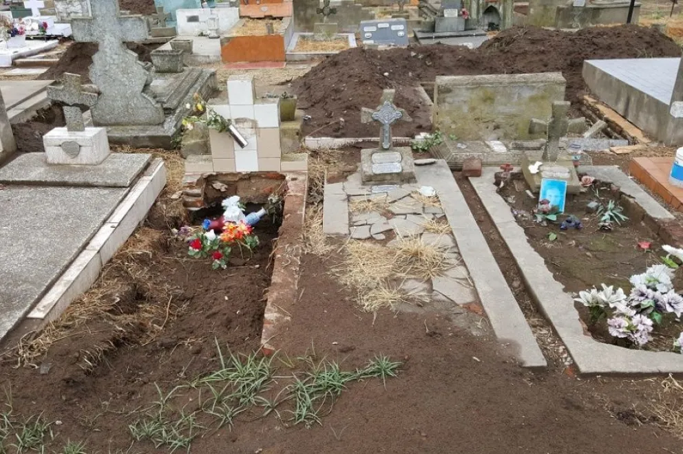 El Cementerio Oeste cuenta con un estado de deterioro importante que preocupa