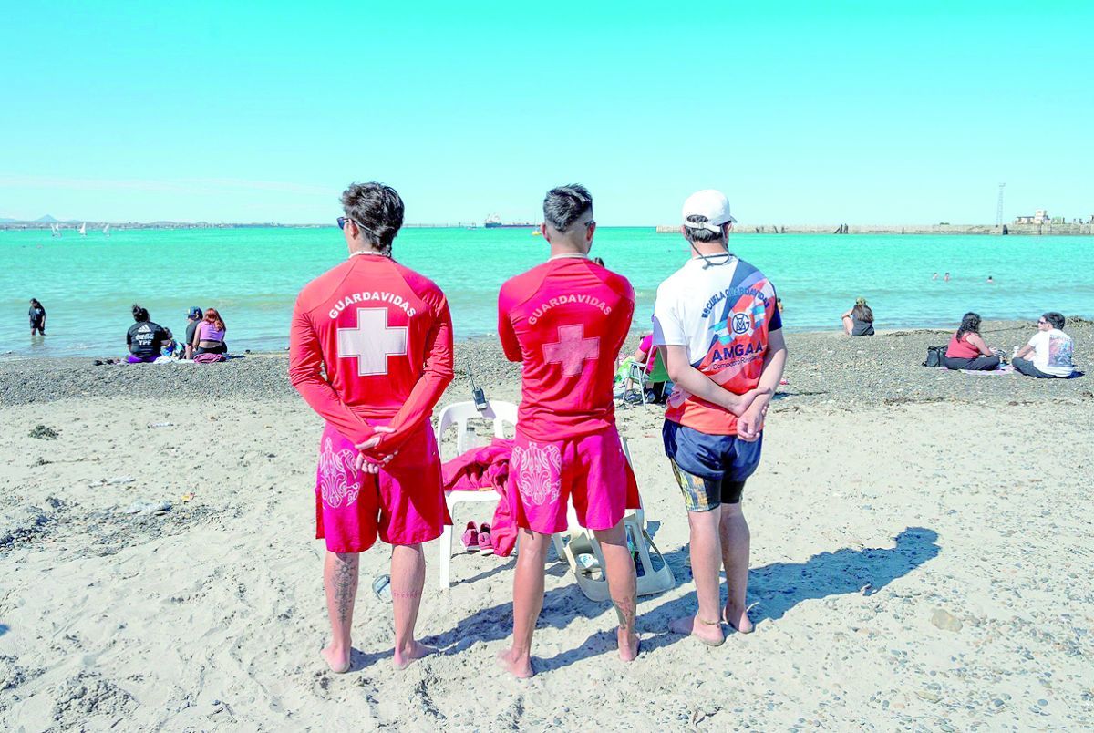 Guardavidas de Comodoro registran 160 intervenciones en lo que va de la temporada de verano