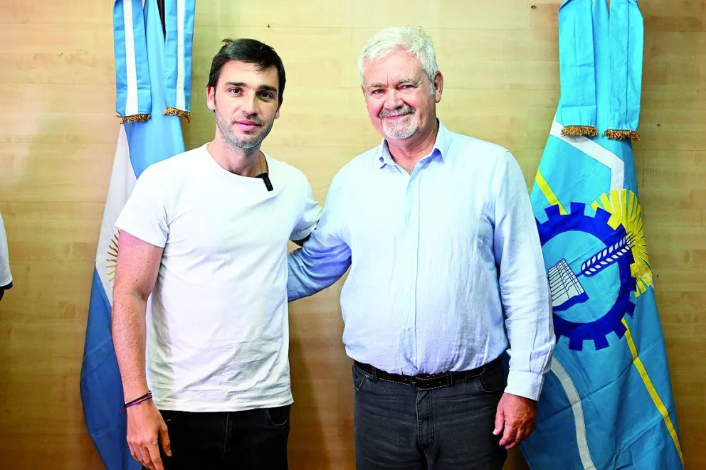 Torres tomó juramento al nuevo jefe comunal de Colan Conhué y al flamante presidente del Instituto Provincial de la Vivienda