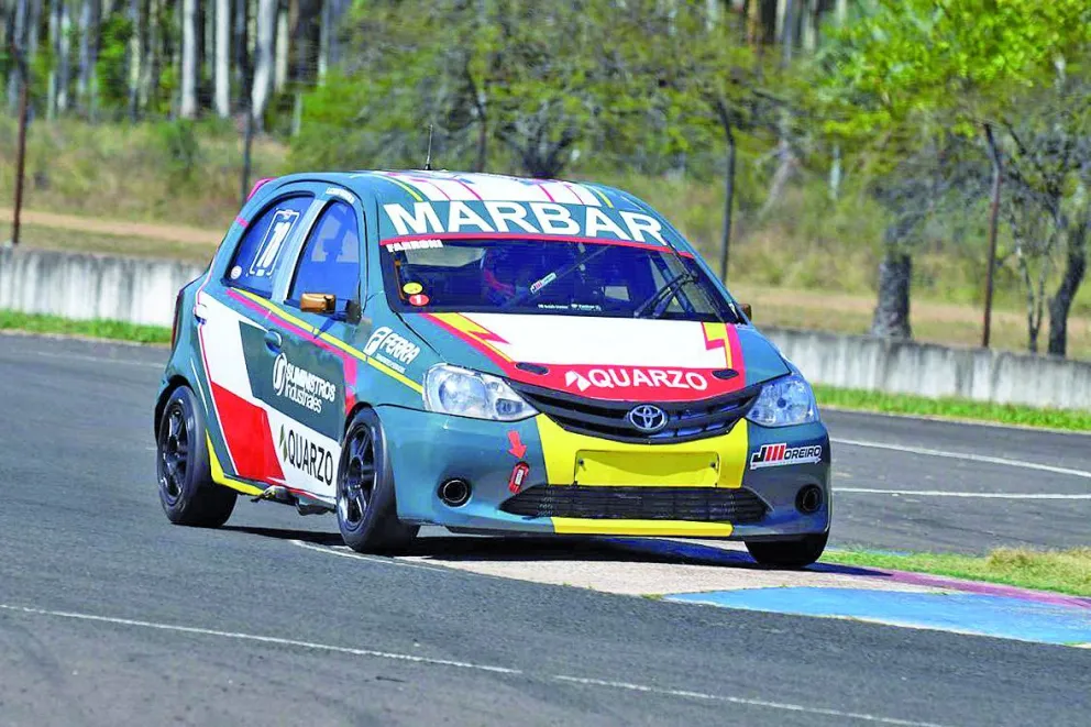 Matías Canapino ganó en Concordia en el arranque del Turismo Pista