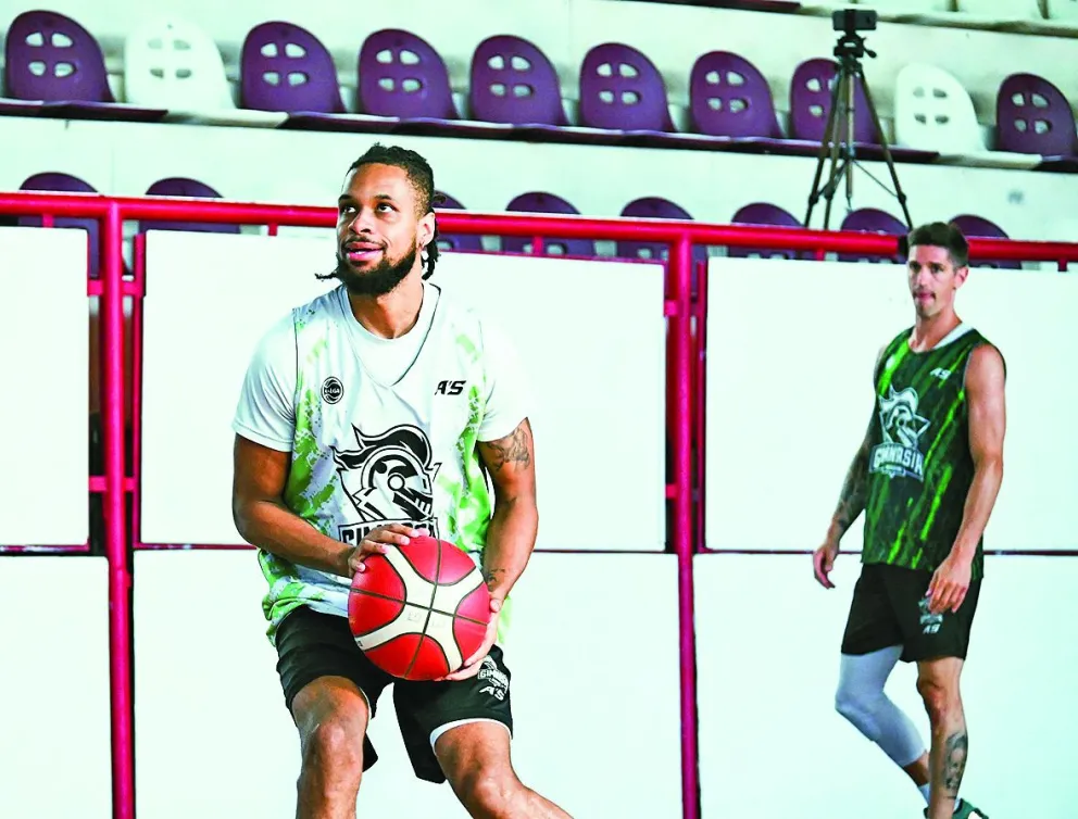 Robert Whitfield sigue poniéndose a punto