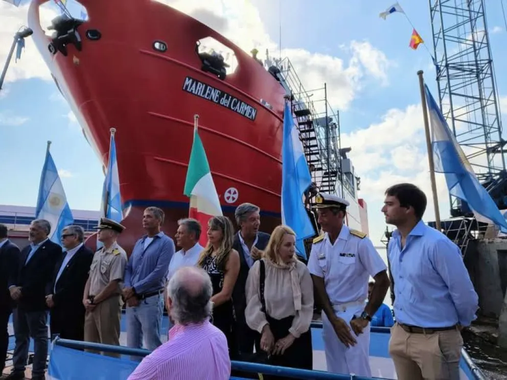 Provincia acompañó la botadura de un nuevo buque pesquero que operará desde el puerto de Comodoro Rivadavia