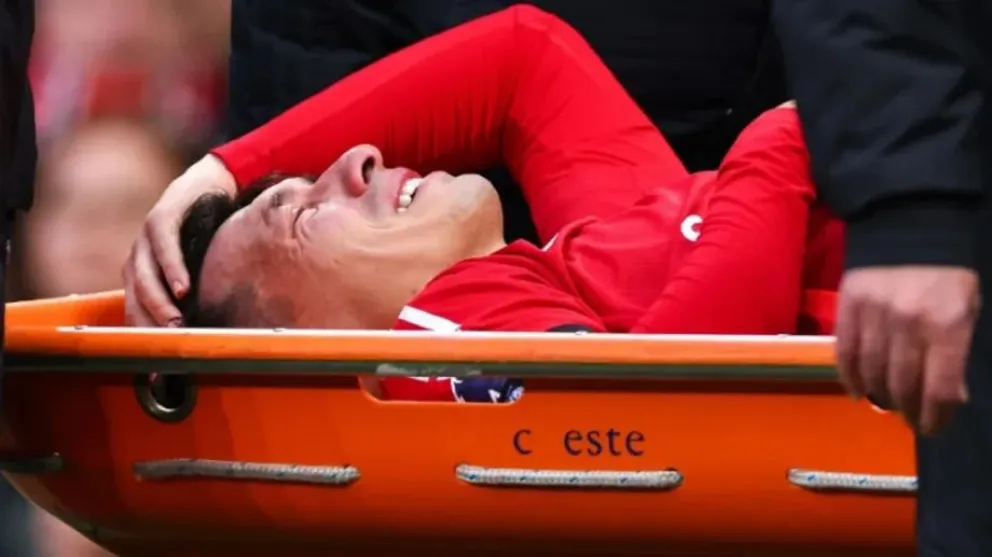 Confirmada la lesión de ligamentos de Lisandro Martínez: ¿Quién lo reemplaza en la Selección Argentina?