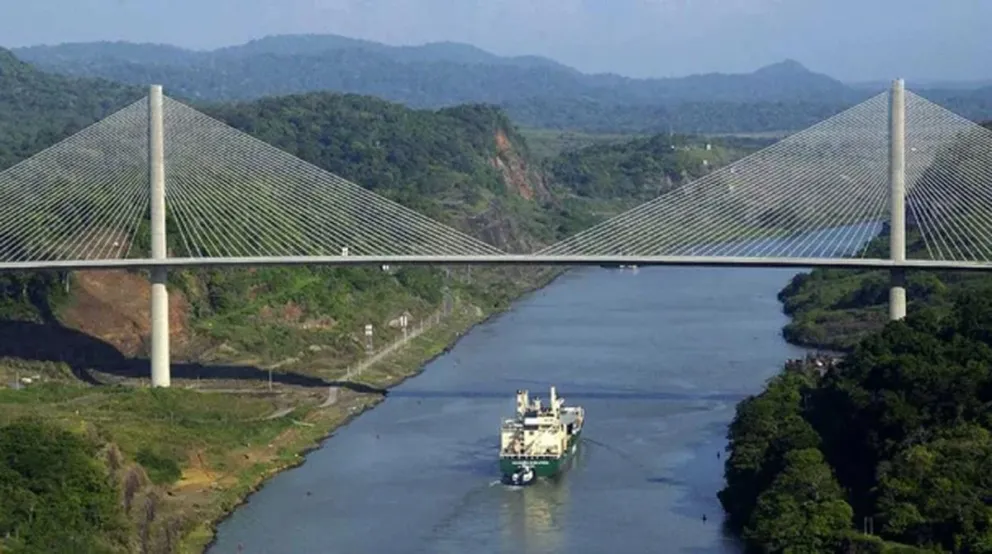 Panamá niega tránsito gratuito en el Canal para barcos de EE.UU.