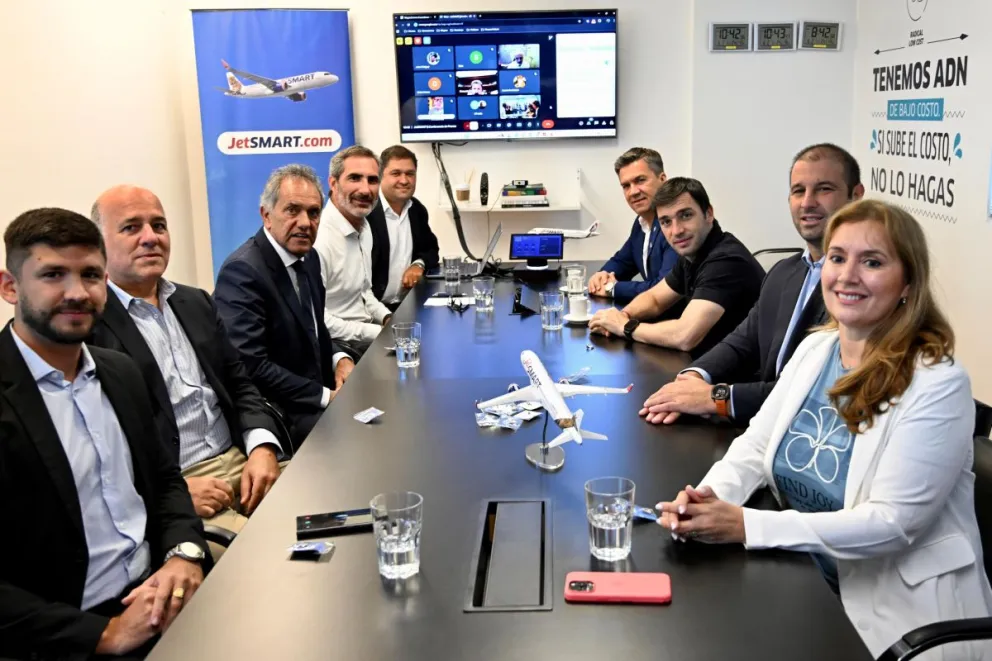 Torres y Merino gestionaron una nueva ruta aérea que unirá Trelew y Buenos Aires por 34.600 pesos