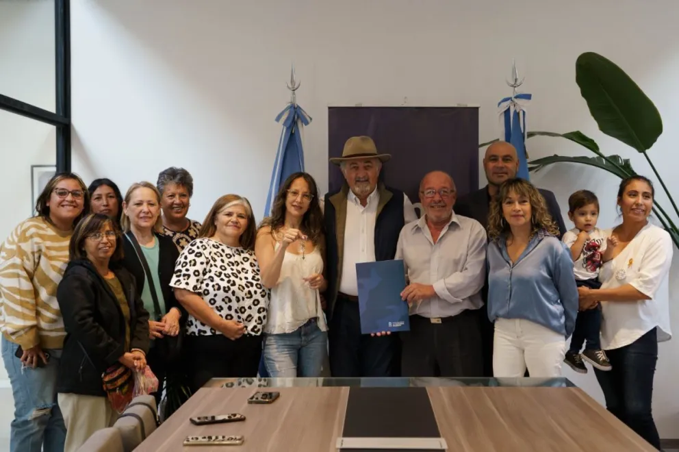 El Municipio entregó un espacio en comodato a la asociación “Una sonrisa en tu cabeza”