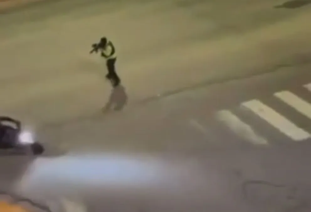 En Ushuaia la policía utiliza rifles de paintball para marcar motos que evaden controles