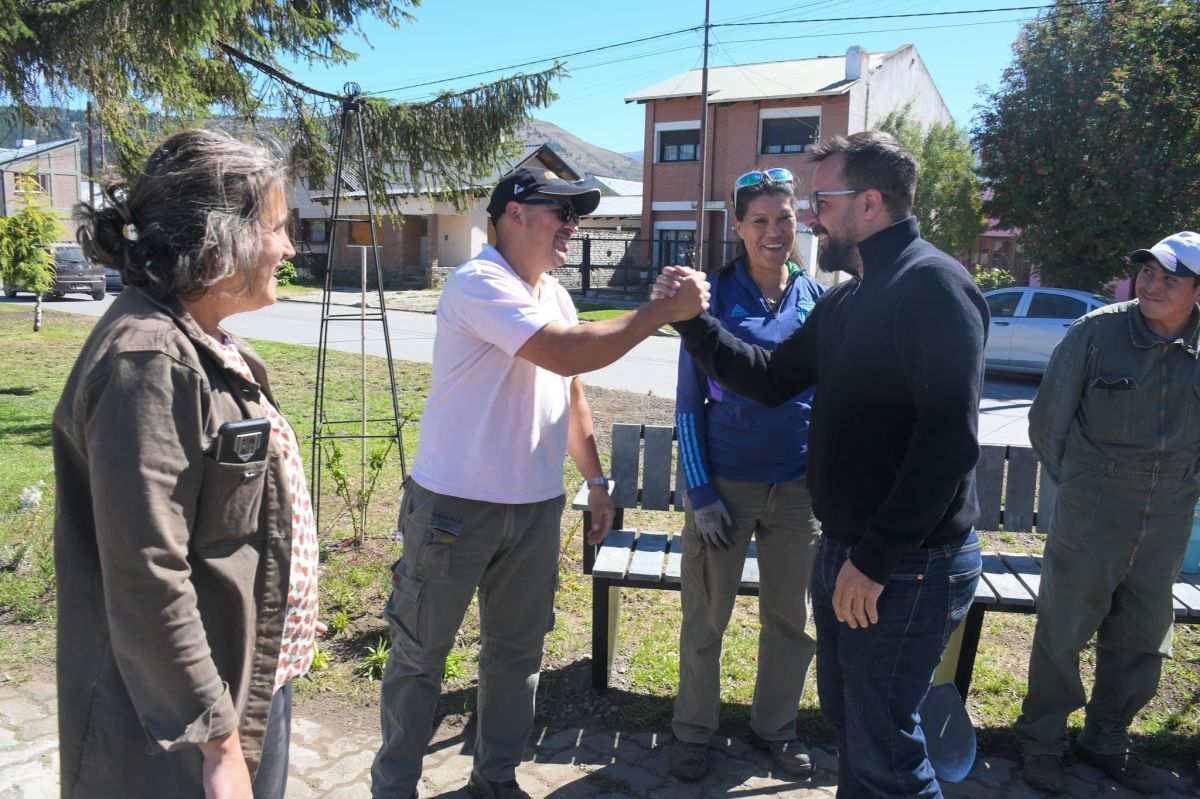 Esquel inauguró la Plazoleta El Rosedal como nuevo espacio verde para vecinos y turistas