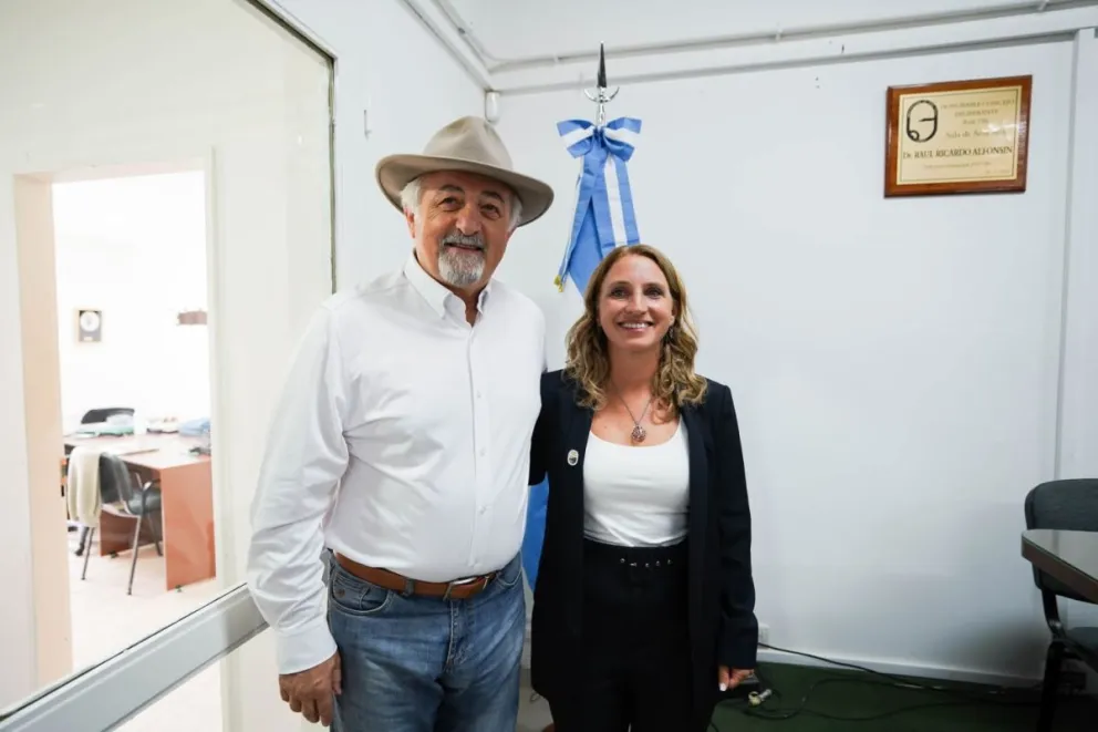 Othar acompañó a Peralta en la apertura de Sesiones 2025 de Rada Tilly