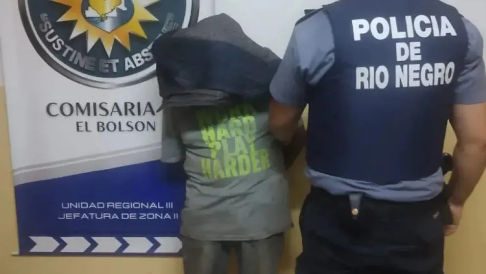 El Bolsón: detienen a un hombre por prender una fogata en plena emergencia