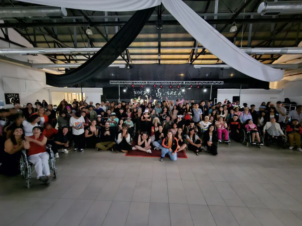 Jóvenes y adultos con discapacidad disfrutaron de una “Fiesta de Gala”