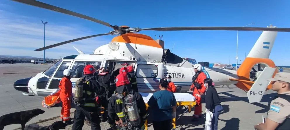 Emergencia en el mar: Prefectura aeroevacuó a un tripulante en un riesgoso operativo