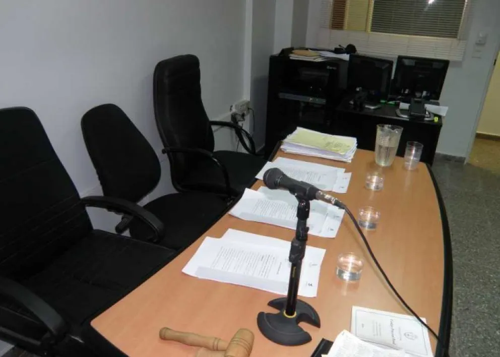 Juicio abreviado por robo agravado en Trelew: un año y seis meses de prisión por robar en una casa