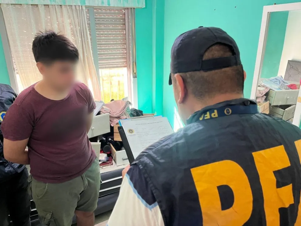 La Policía Federal Argentina detuvo a un hombre que amenazó con inmolarse en la Embajada de los Estados Unidos 